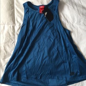 Nike workout tank